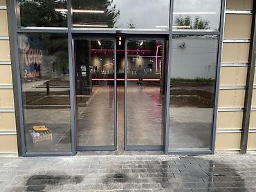 Откатные ворота: Откатные ворота из сэндвич‑панелей с автоматикой - Полотно — 100