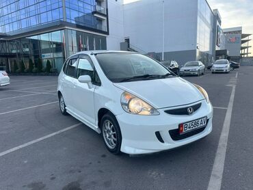 Honda: Honda Fit: 2005 г., 1.3 л, Вариатор, Бензин