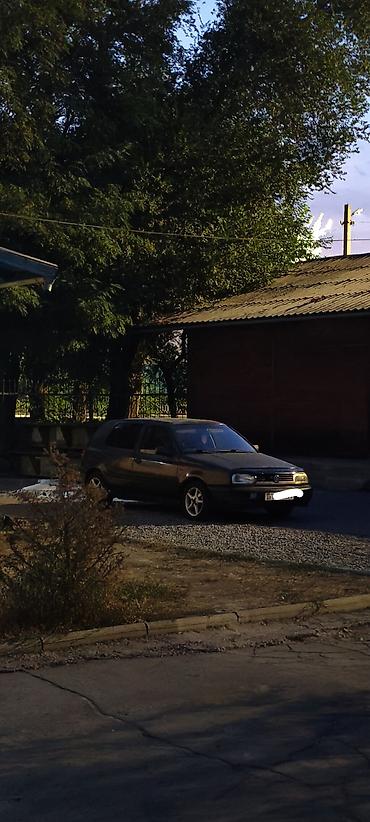 Volkswagen Golf: 1993 г., Механика, Бензин, Хэтчбэк