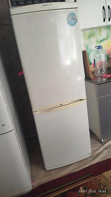 mini refrigerator: Холодильник LG, Б/у, Двухкамерный, 150 * — 1