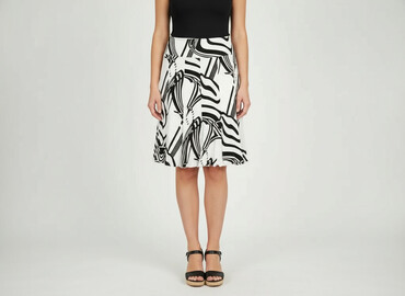 rozkloszowane spódnice midi w kwiaty: Women`s skirt, size M