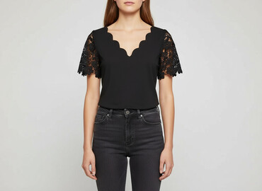 Blouses: Women's blouse, size M