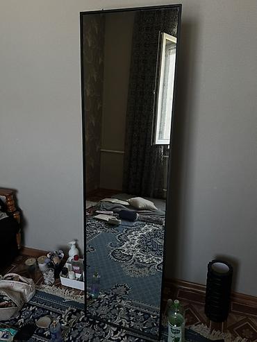 зеркало на подставке: Напольное зеркало в узкой металлической раме - Тип: напольное — 1