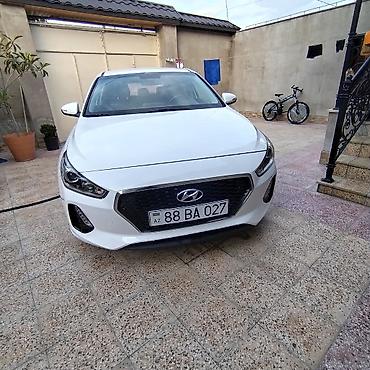 Hyundai: Hyundai i30 hatchback - Korpus: 5 qapılı, ağ rəng - Güclü ön — 1