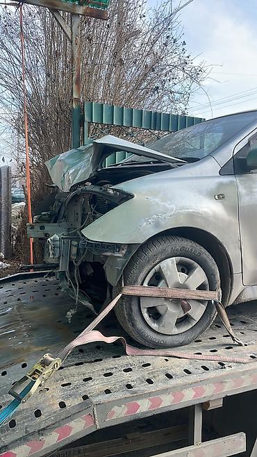 Услуги эвакуатора: С жёсткой сцепкой, С ломаной платформой, С манипулятором — 8