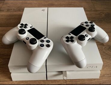 PS4 (Sony PlayStation 4): Продаю фат прошитая +10топ игр Память 500гиг, в идеальном состоянии