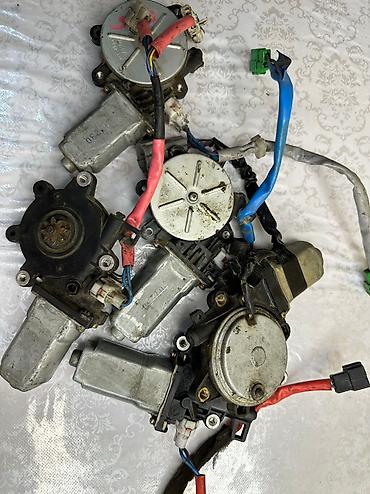 ej 20: Subaru SG.5 Crost sport XT 
Стеклоподъемник — 2