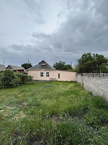 Продажа коттеджей и домов: Срочно продается Дом г.Кара-Балта, ул.Кирова (район почтового) — 1