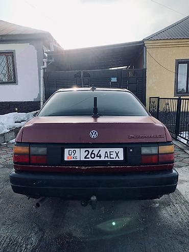 Volkswagen: Volkswagen Passat: 1988 г., 1.8 л, Механика, Бензин, Седан — 12