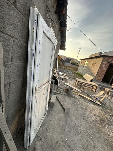 бу двери дом: Пластиковая дверь, Одностворчатая, Китайская, 180 * x 70 см, Б/у