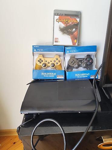 pult qabı: Sony PlayStation 3 Super Slim (PS3) oyun konsolu seti Komplekt: - PS3 — 1