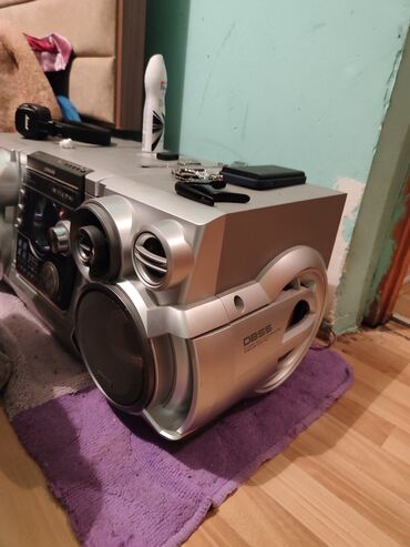 Musiqi mərkəzləri: Samasung 3800 watt pultu yoxdu. prablemi yoxdu. təcili satılır. cuzi