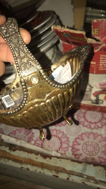 Konfet qabları: Metal dekorativ qab – klassik üslubda - Material: bərk metal lalafo.az -da Konfet qabları: Metal dekorativ qab – klassik üslubda - Material: bərk metal