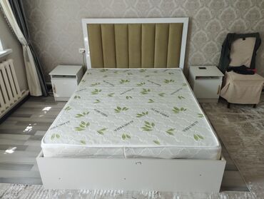 мебель для спальни новые: Спальный гарнитур, цвет - Белый, Б/у