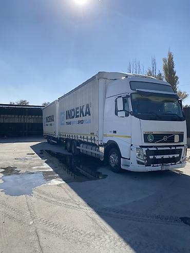 дом на колесе: Тягач, Volvo, 2010 г., Шторный — 5