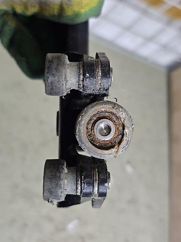 Другие автозапчасти: Ролик сдвижной двери правый Mercedes-Benz Vito W639, 2005г.в. Оригинал — 4