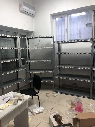 Rəf vitrinləri: Mağaza üçün metal rəf sistemləri - Material: möhkəm metal karkas — 10