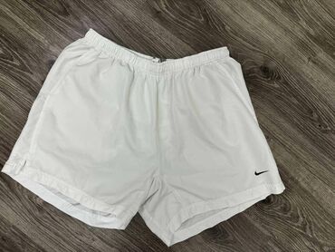 jedna: Shorts Nike, 2XL (EU 44), color - White