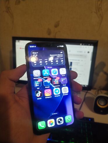 Apple iPhone: IPhone 11 Pro — 9