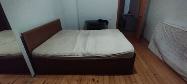 sade metbex mebelleri: Taxt satilir qalin matrasli cirigi sokuyu yoxdur