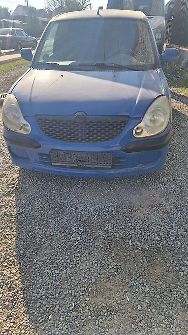 prius plus: Daihatsu Sirion: 2003 г., 1 л, Механика, Бензин, Хэтчбэк — 1