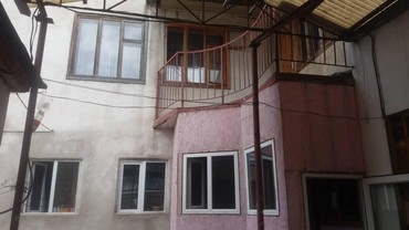продаю дом в центре города бишкек: 250 м², 6 комнат, Свежий ремонт Кухонная мебель