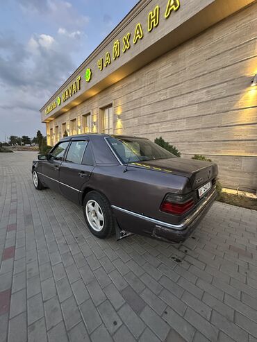 мерседес 123 универсал: Mercedes-Benz W123: 1992 г., 2.3 л, Механика, Бензин, Седан