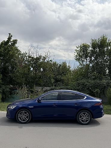 byd qin pro: BYD Qin: 2021 г., 1.5 л, Вариатор, Электромобиль, Седан — 4