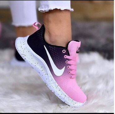 nike 270 react: Nike patike

Novo
Brojevi 36 do 41

fb Moja Kupovina 1