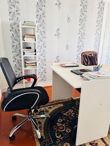 Ofis masaları: İşlənmiş, Dördbucaq masa