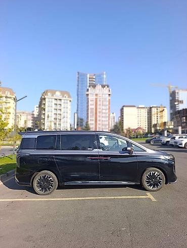 автоком: Премиум класс Минивэн Hongqi HQ9 📆 Год: 2023 11 🚙 Комплектация — 2