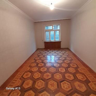 Mənzillər: Bakı, 9-cu mikrorayon, 3 otaqlı, Köhnə tikili, m. Nəsimi, 53 kv. m — 1