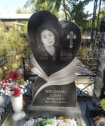 Мраморные и гранитные работы: Гранитные памятники - Изготовление памятников из цельного — 11