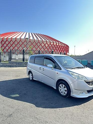 салон w202: Honda Stepwgn: 2006 г., 2 л, Автомат, Бензин, Минивэн — 3