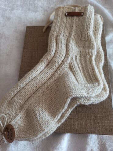 ağ kofta: Toxunma yun corab. 100% yun Alpaca.
38-39. Hazır əldə var