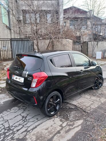 Chevrolet: Chevrolet Spark: 2016 г., 1 л, Вариатор, Бензин, Хэтчбэк — 4