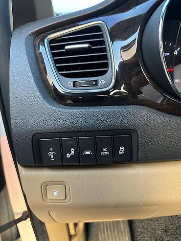 Kia: Kia Carnival: 2019 г., Минивэн — 10