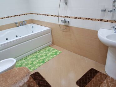 Uzunmüddətli kirayə mənzillər: Mənzil kirayə verilir. 4 otaq, 18.16 mərtəbə, 192 kv. M.Mirqasımov — 24