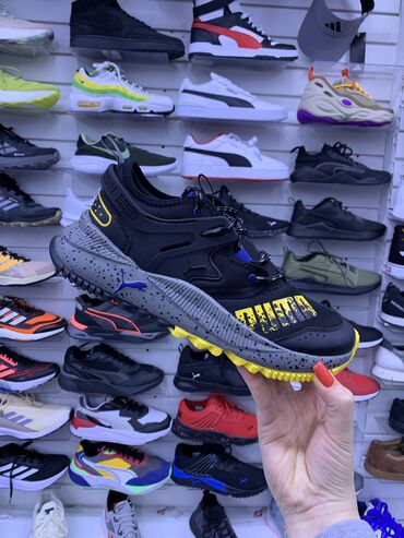 Кроссовки и спортивная обувь: Кроссовки мировых брендов Мы уже 7 лет радуем клиентов оригинальной at lalafo.kg — 16 Кроссовки и спортивная обувь: Кроссовки мировых брендов Мы уже 7 лет радуем клиентов оригинальной — 16