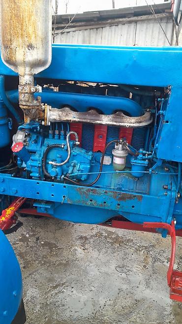 Traktorlar: Traktor “Veteran” – mavi/qırmızı rəng sxemi ilə tam komplekt qabaq — 4