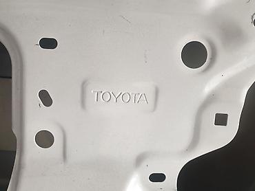 тлк 200: Крышка багажника Toyota, 2011 г., Б/у, Оригинал — 3