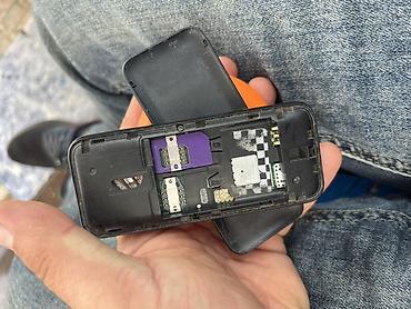 daxili kredit telefonlar: Nokia < 2 GB Memory Capacity, rəng - Qara, Düyməli — 2