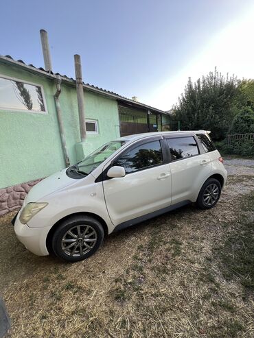радиаторы отопления бу: Toyota ist: 2005 г., 1.5 л, Автоматтык, Бензин, Пикап