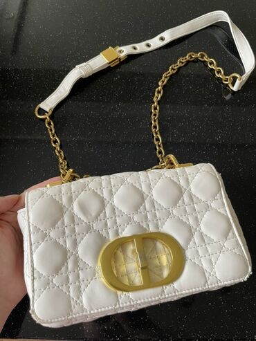 Eynəklər: Çiyin çantası, Dior