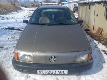 двигател пасат: Volkswagen Passat: 1989 г., 1.8 л, Механика, Бензин