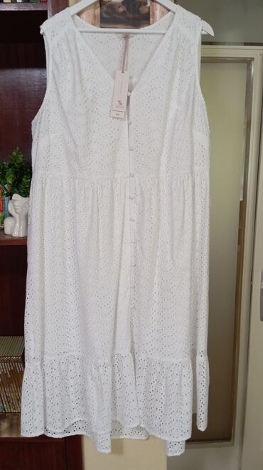 max mara svečane haljine: 2XL (EU 44), bоја - Bela, Oversize, Top (bez rukava)