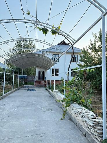 Продажа коттеджей и домов: 2кабаттуу 5бөлмөлүү жер үй сатылат. Кухня, ванна, туалет бар — 4