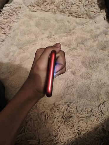 видио камеры: Смартфон Apple iPhone (цвет Product Red) - Корпус: алюминиевый, цвет — 3