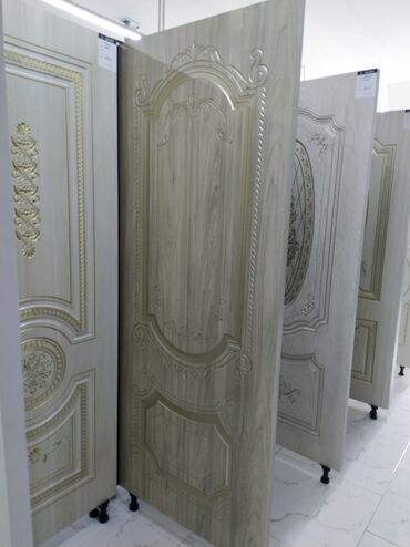 şpon nedir: Klassik naxışlı otaq qapıları - Material: MDF əsaslı, üzəri ağac