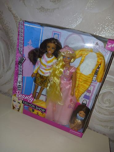 oyuncaq polis maşınları: Məhsul: Beauty Fashion Show kukla dəsti Tərkib: - 2 ədəd böyük kukla — 2